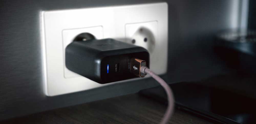 Сетевое-зарядное-устройство-Vipe-Travel-Station-M,-USB-C,-USB-A,-чёрный-баннер